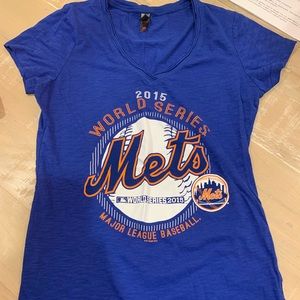 NY METS⚾️Women’s v-neck tee Sz L Worn Once!💙🧡